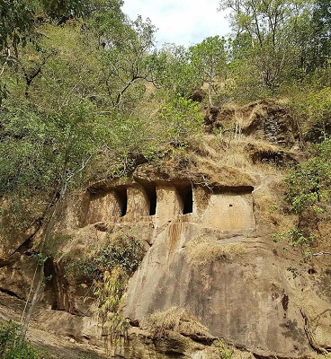 3 caves in bandhavgarh